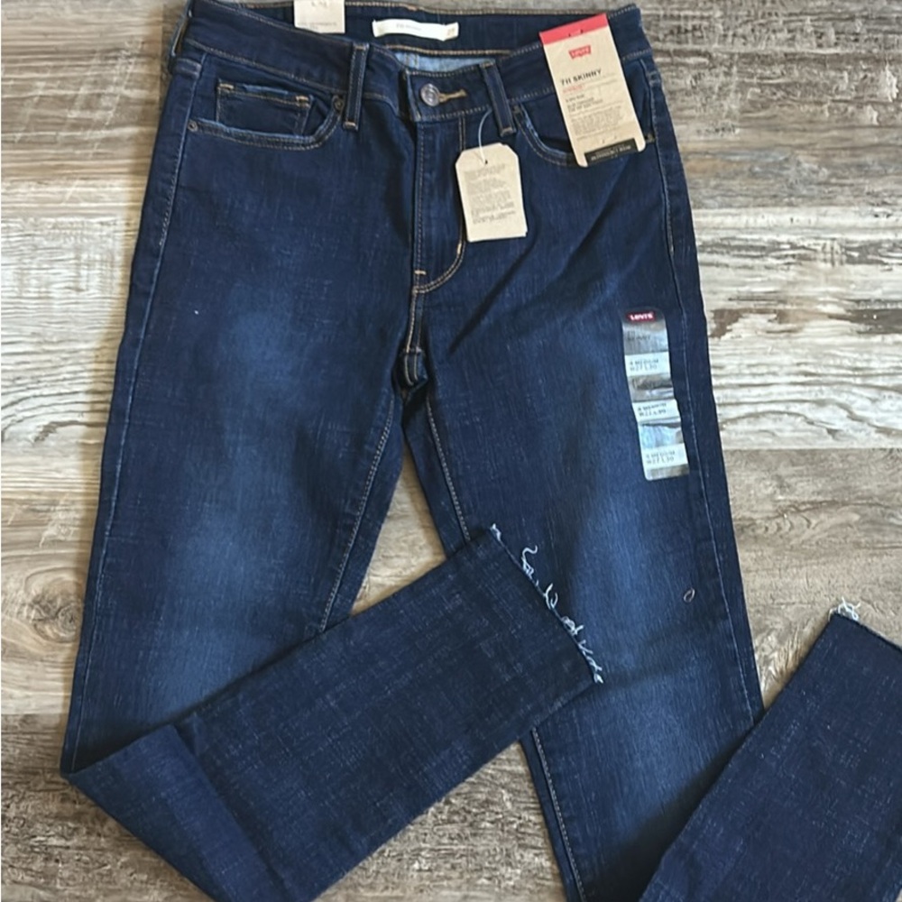 NWT Women’s Levi's Indigo Denim Jeans 27